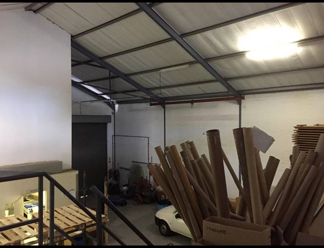 395M² MINI FACTORY RENTED IN WESTLAKE